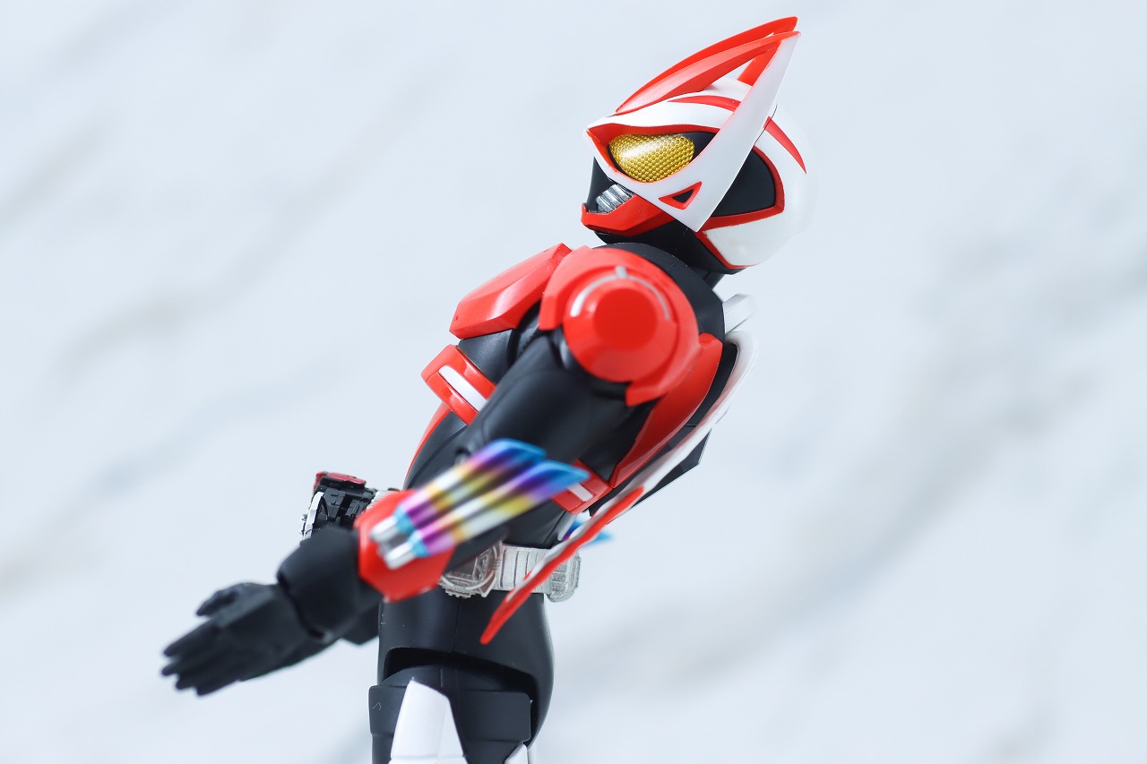 S.H.フィギュアーツ　仮面ライダーギーツ　ブーストマグナムフォーム＆フィーバーフォームパーツセット　レビュー　可動範囲　