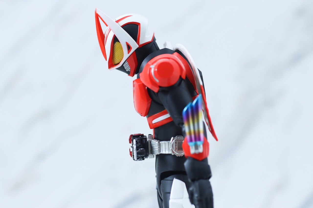 S.H.フィギュアーツ　仮面ライダーギーツ　ブーストマグナムフォーム＆フィーバーフォームパーツセット　レビュー　可動範囲　