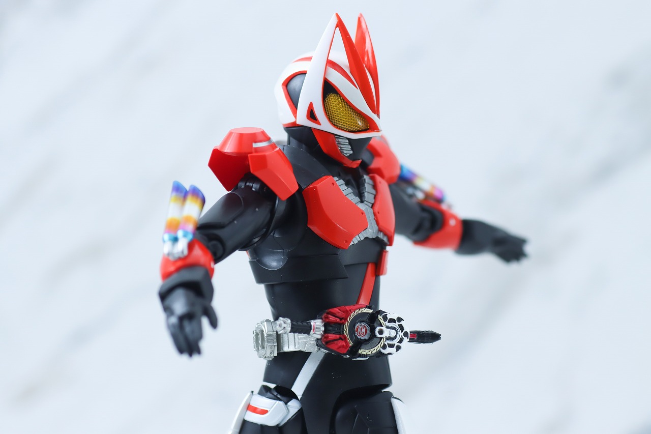 S.H.フィギュアーツ　仮面ライダーギーツ　ブーストマグナムフォーム＆フィーバーフォームパーツセット　レビュー　可動範囲　