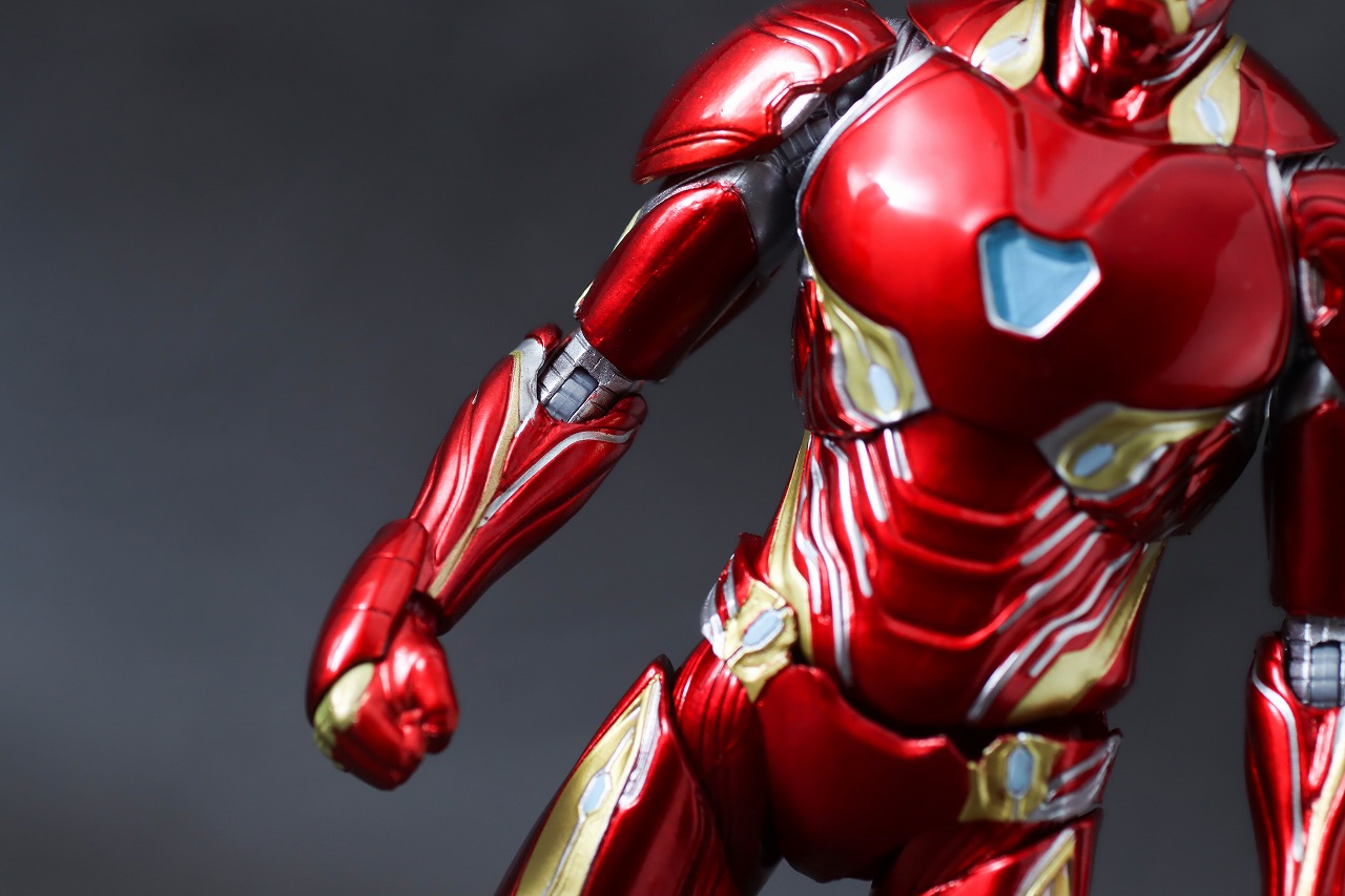 MAFEX　アイアンマン　マーク50　レビュー　本体