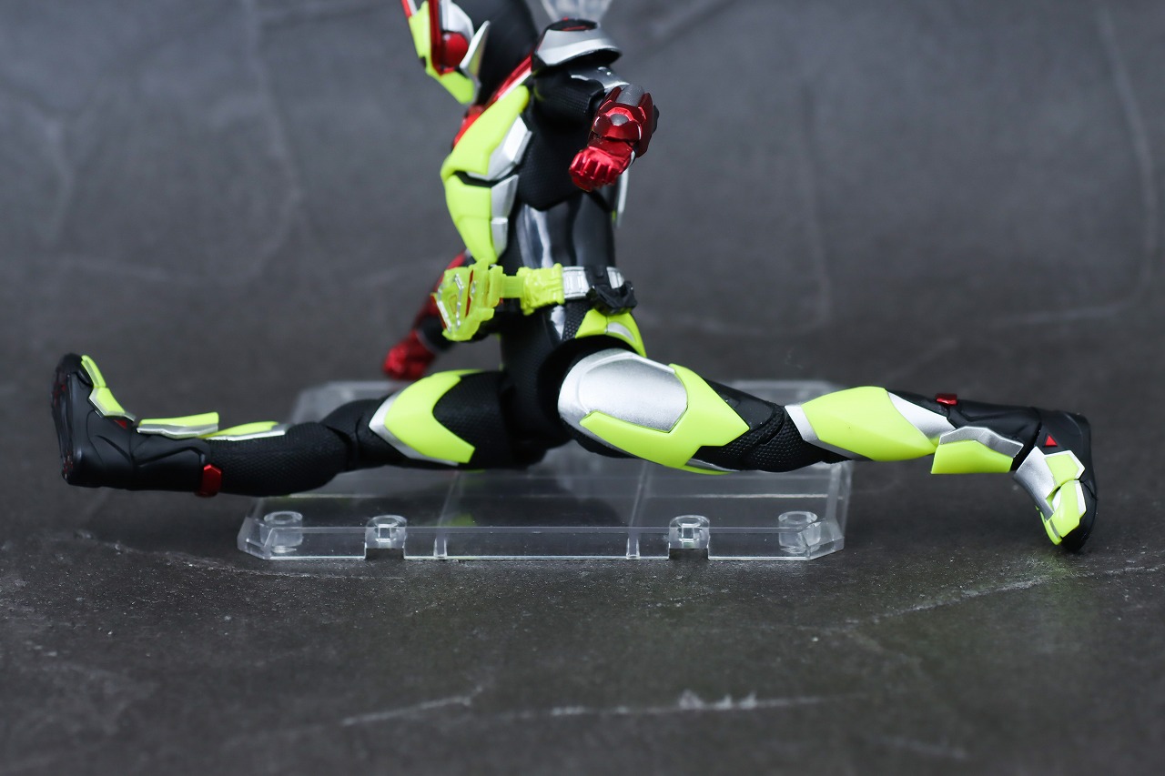 S.H.フィギュアーツ　仮面ライダーゼロツー　レビュー　可動範囲　