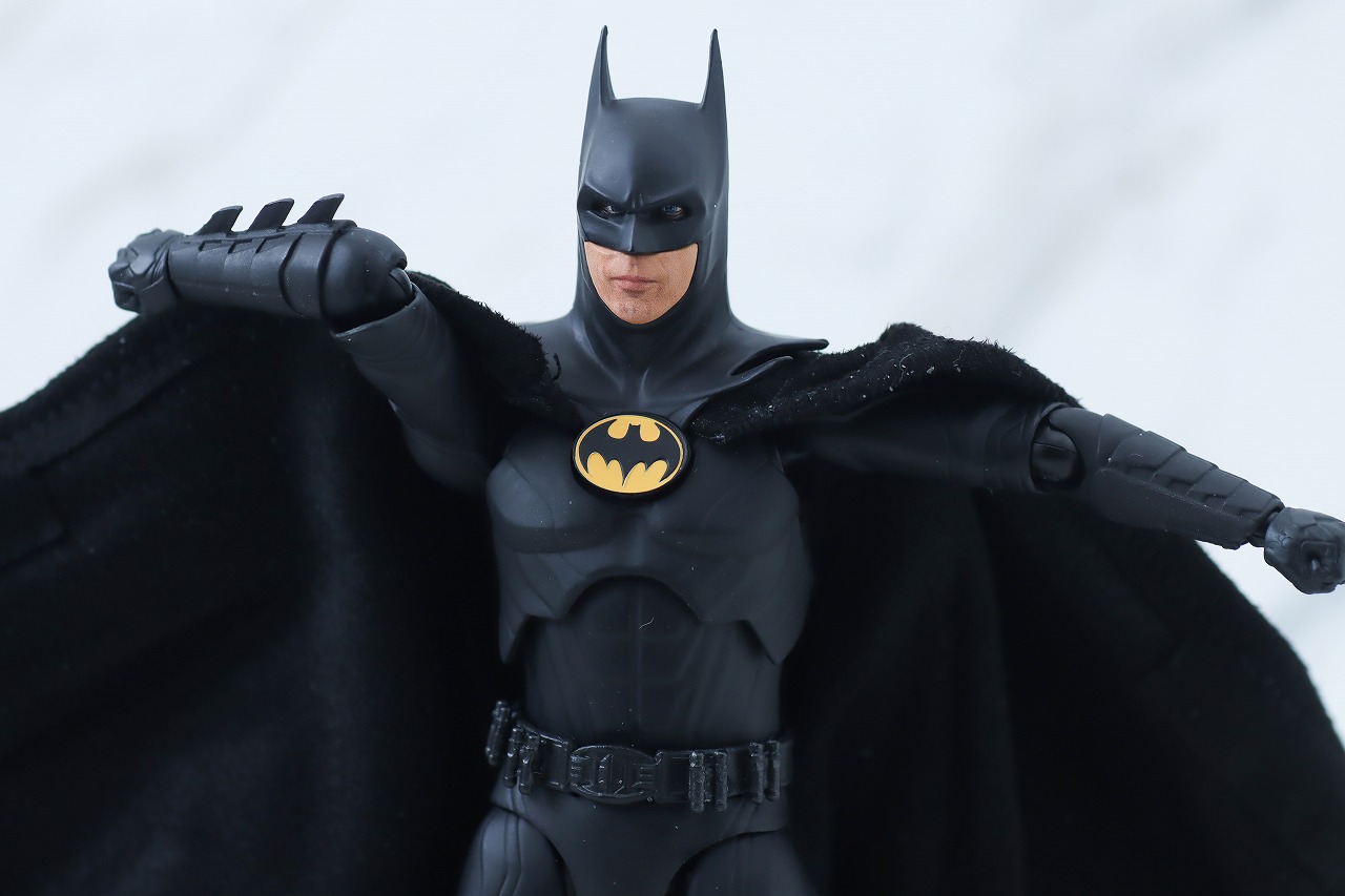 S.H.フィギュアーツ　バットマン　マイケル・キートン　ザ・フラッシュ　レビュー　可動範囲