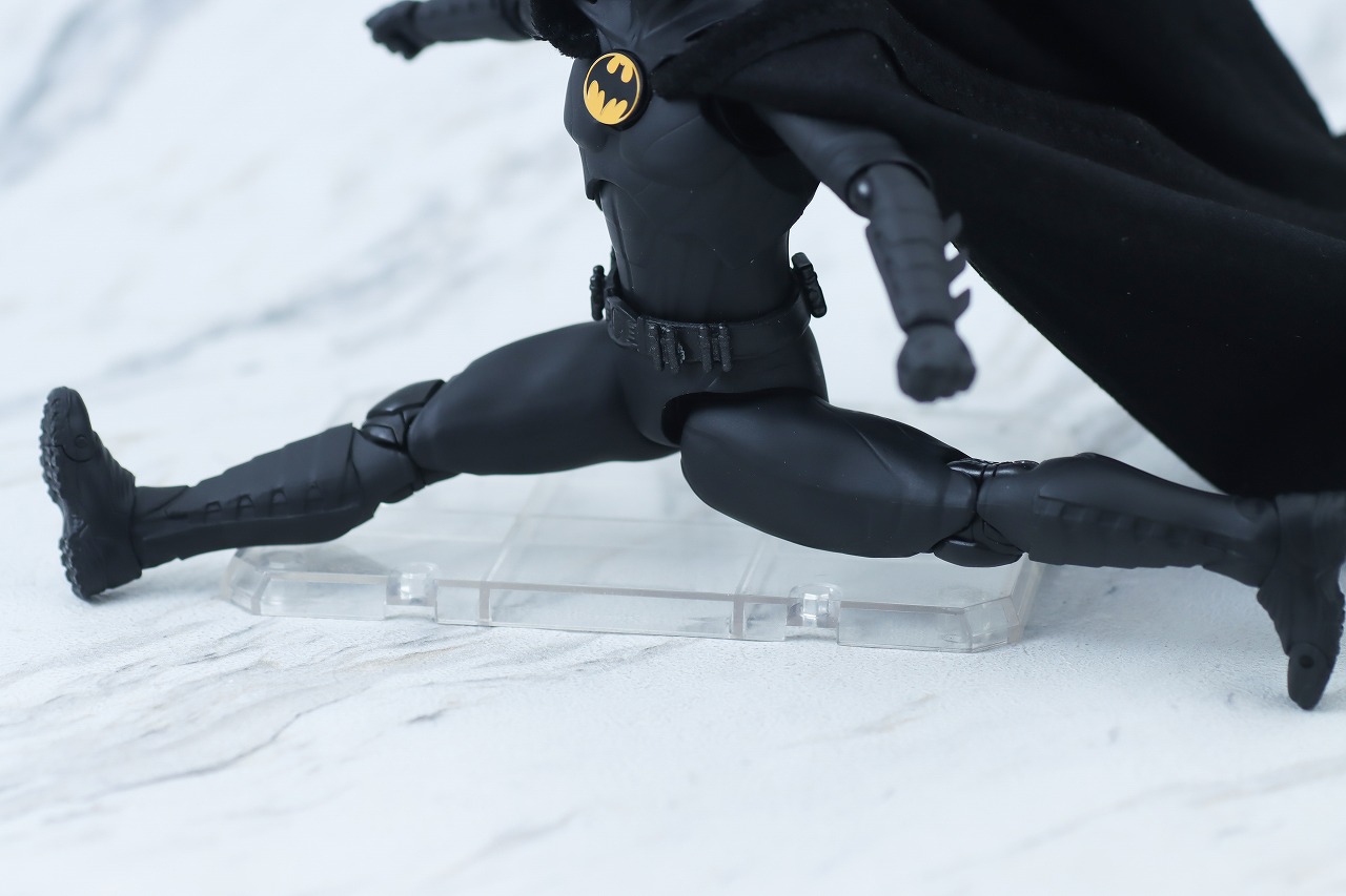 S.H.フィギュアーツ　バットマン　マイケル・キートン　ザ・フラッシュ　レビュー　可動範囲