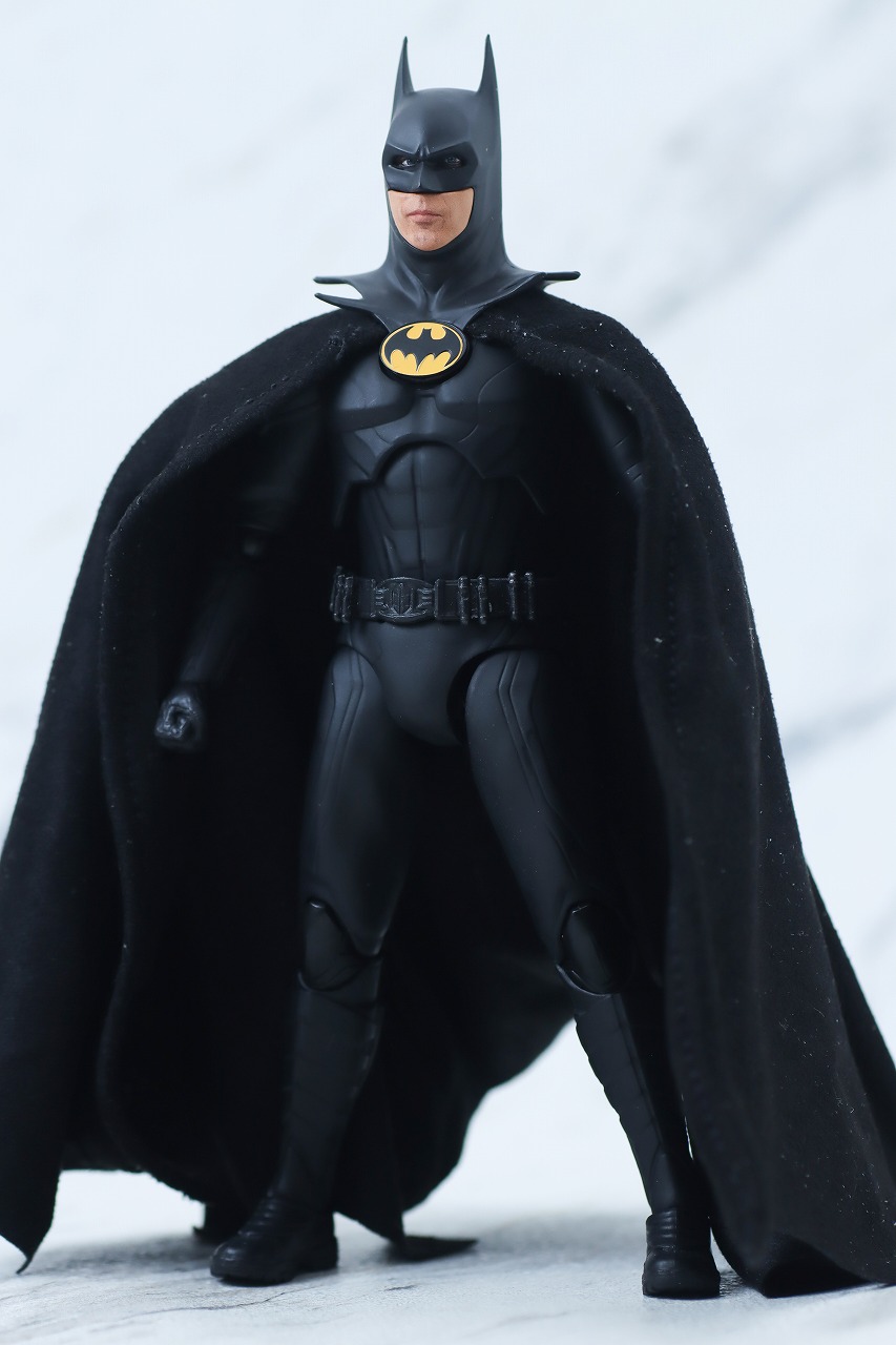 S.H.フィギュアーツ　バットマン　マイケル・キートン　ザ・フラッシュ　レビュー　本体