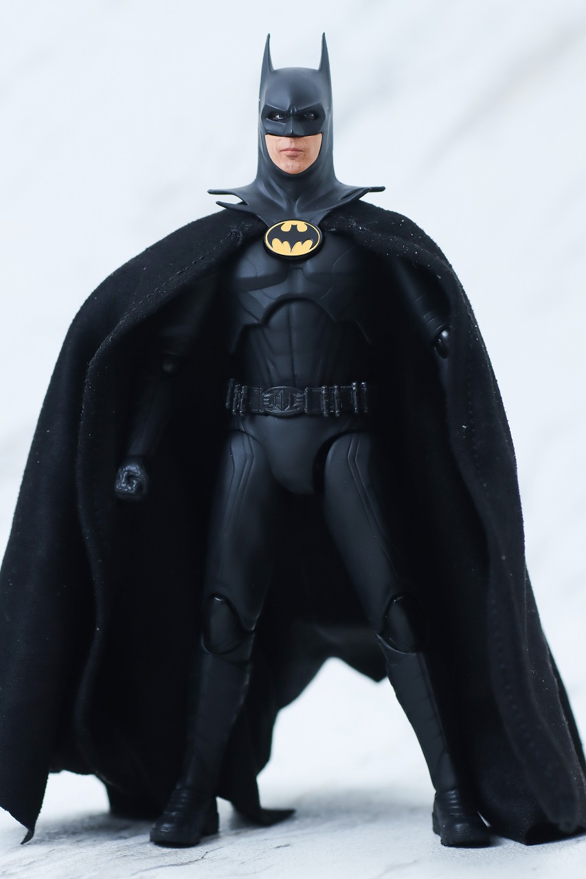 S.H.フィギュアーツ　バットマン　マイケル・キートン　ザ・フラッシュ　レビュー　本体