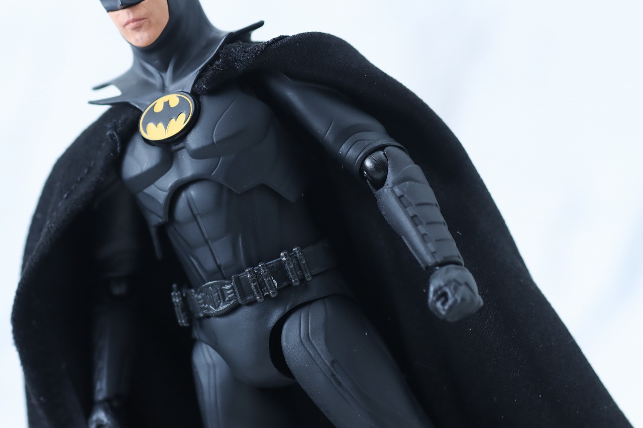 S.H.フィギュアーツ　バットマン　マイケル・キートン　ザ・フラッシュ　レビュー　本体