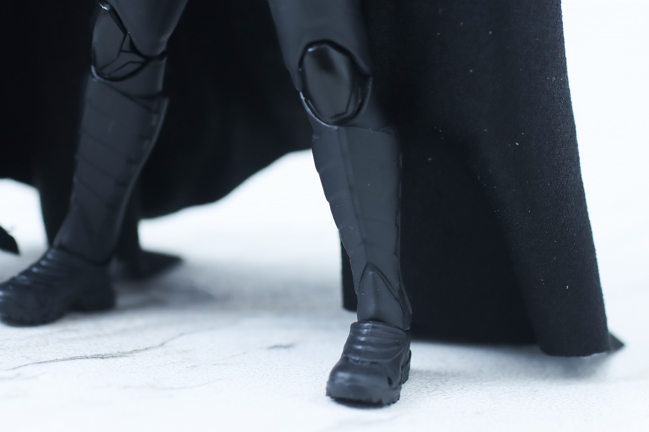 S.H.フィギュアーツ　バットマン　マイケル・キートン　ザ・フラッシュ　レビュー　本体