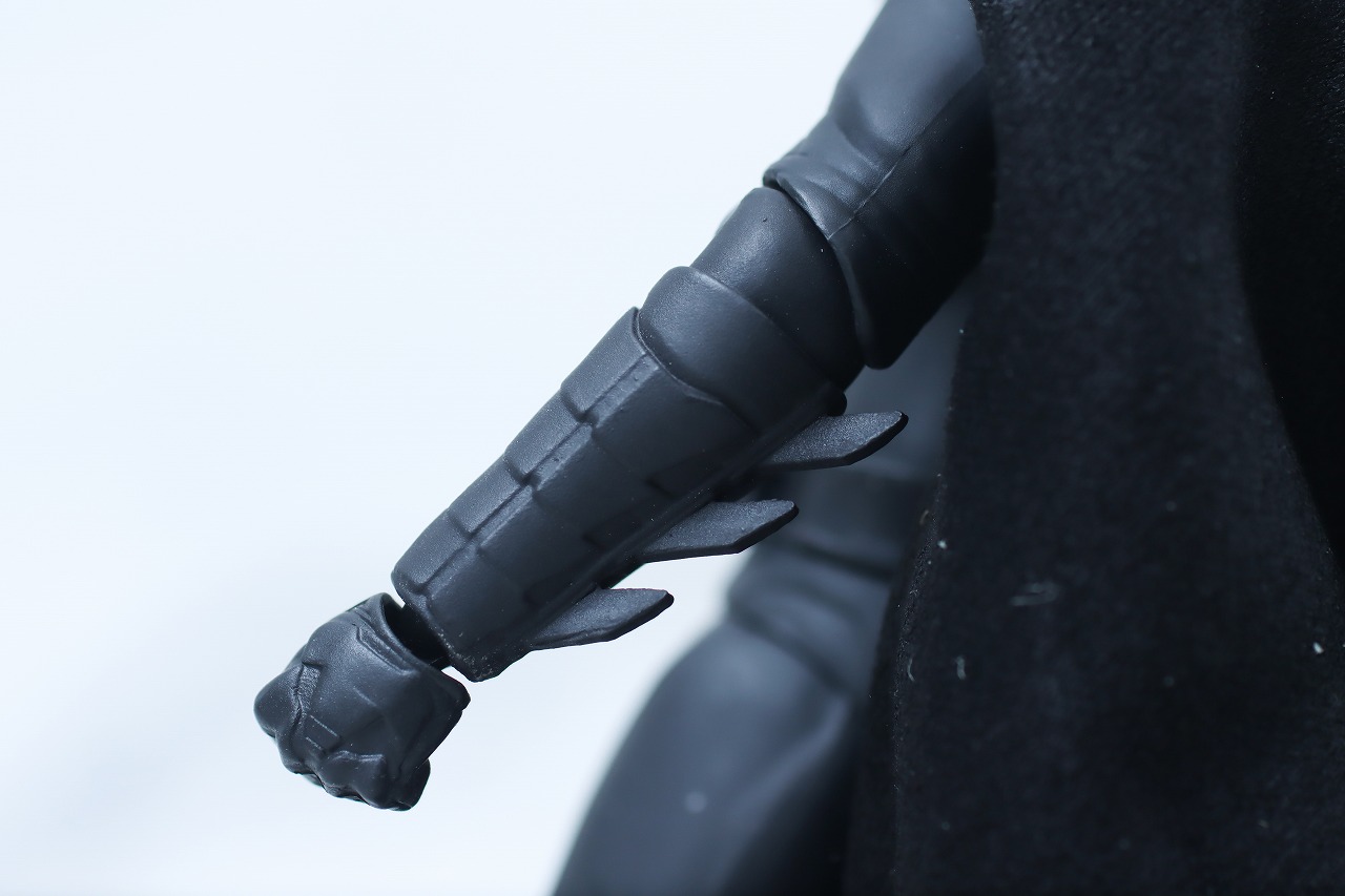 S.H.フィギュアーツ　バットマン　マイケル・キートン　ザ・フラッシュ　レビュー　本体