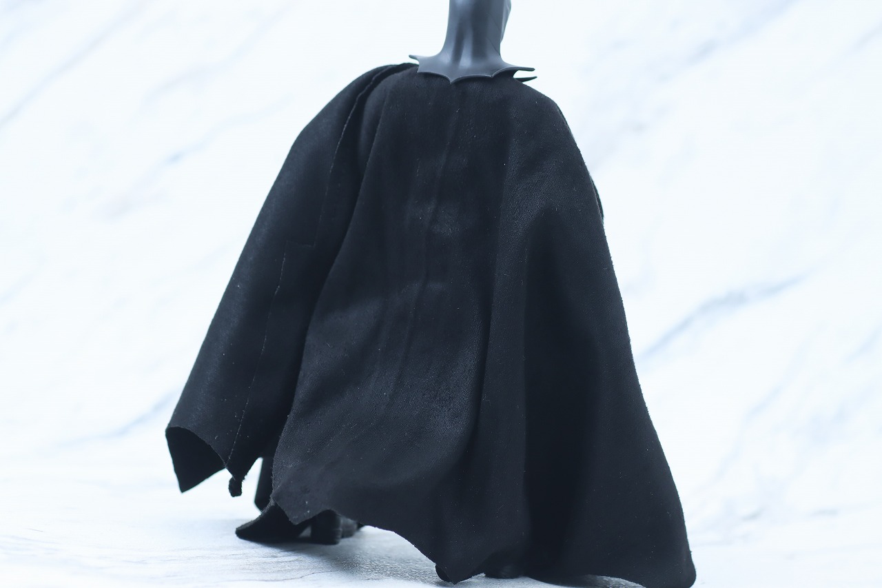 S.H.フィギュアーツ　バットマン　マイケル・キートン　ザ・フラッシュ　レビュー　本体