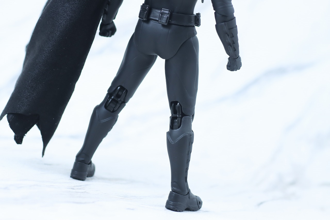 S.H.フィギュアーツ　バットマン　マイケル・キートン　ザ・フラッシュ　レビュー　本体