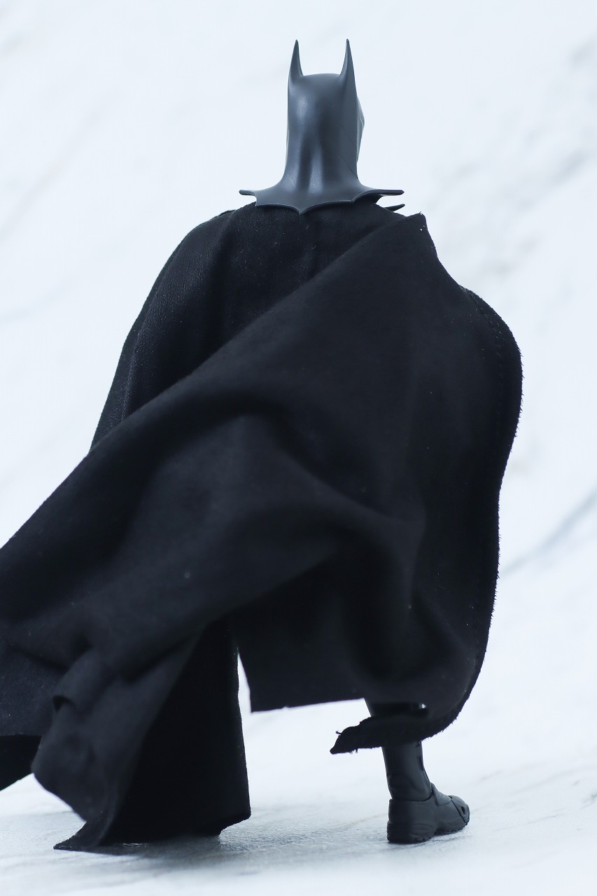 S.H.フィギュアーツ　バットマン　マイケル・キートン　ザ・フラッシュ　レビュー　本体