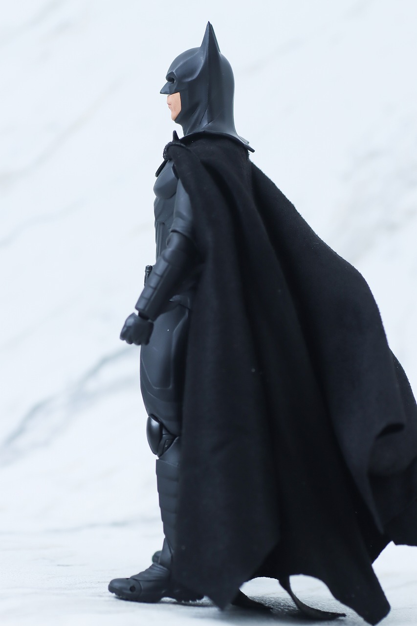 S.H.フィギュアーツ　バットマン　マイケル・キートン　ザ・フラッシュ　レビュー　本体