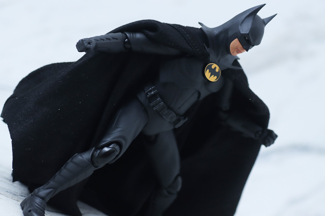 S.H.フィギュアーツ　バットマン　マイケル・キートン　ザ・フラッシュ　レビュー　アクション