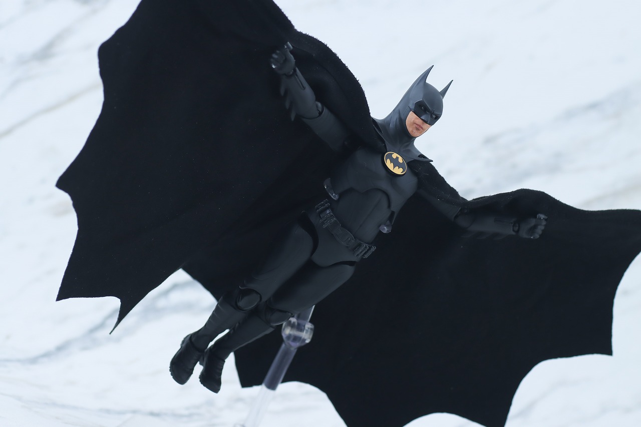 S.H.フィギュアーツ　バットマン　マイケル・キートン　ザ・フラッシュ　レビュー　アクション
