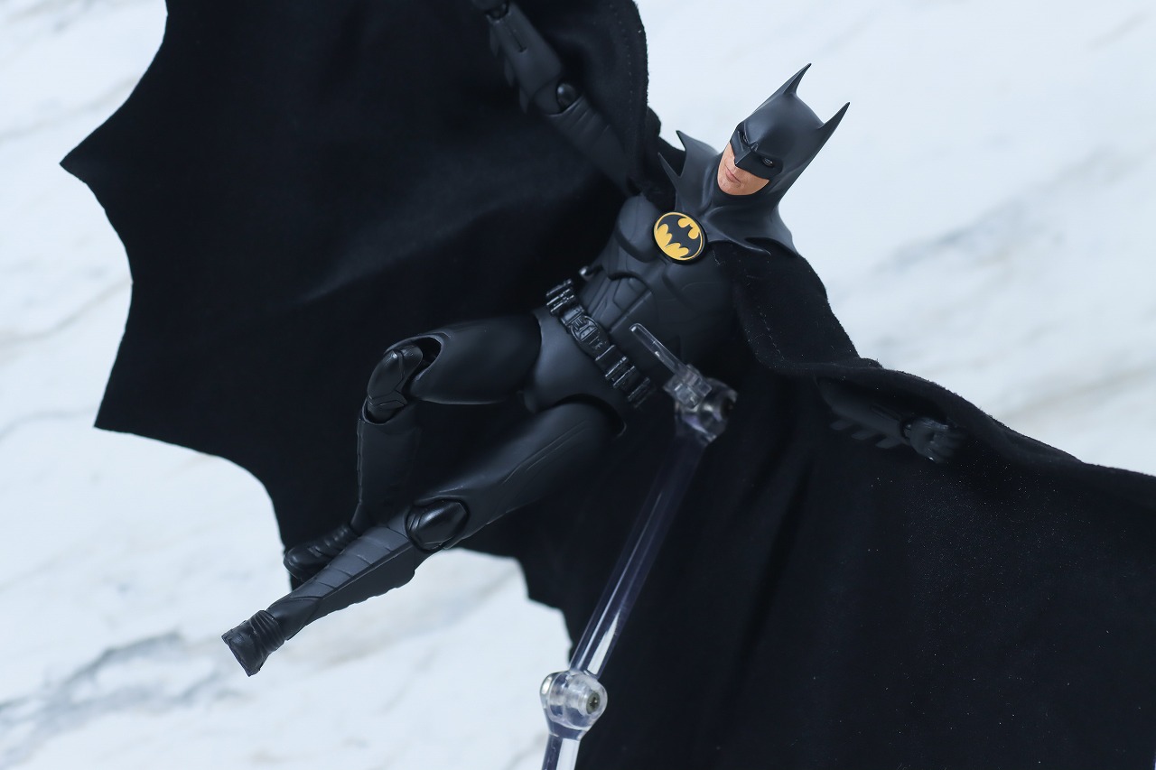 S.H.フィギュアーツ　バットマン　マイケル・キートン　ザ・フラッシュ　レビュー　アクション