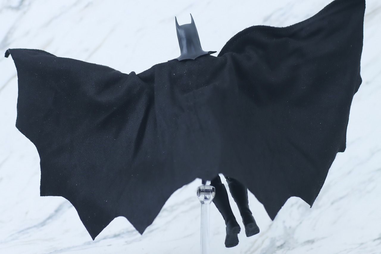 S.H.フィギュアーツ　バットマン　マイケル・キートン　ザ・フラッシュ　レビュー　アクション