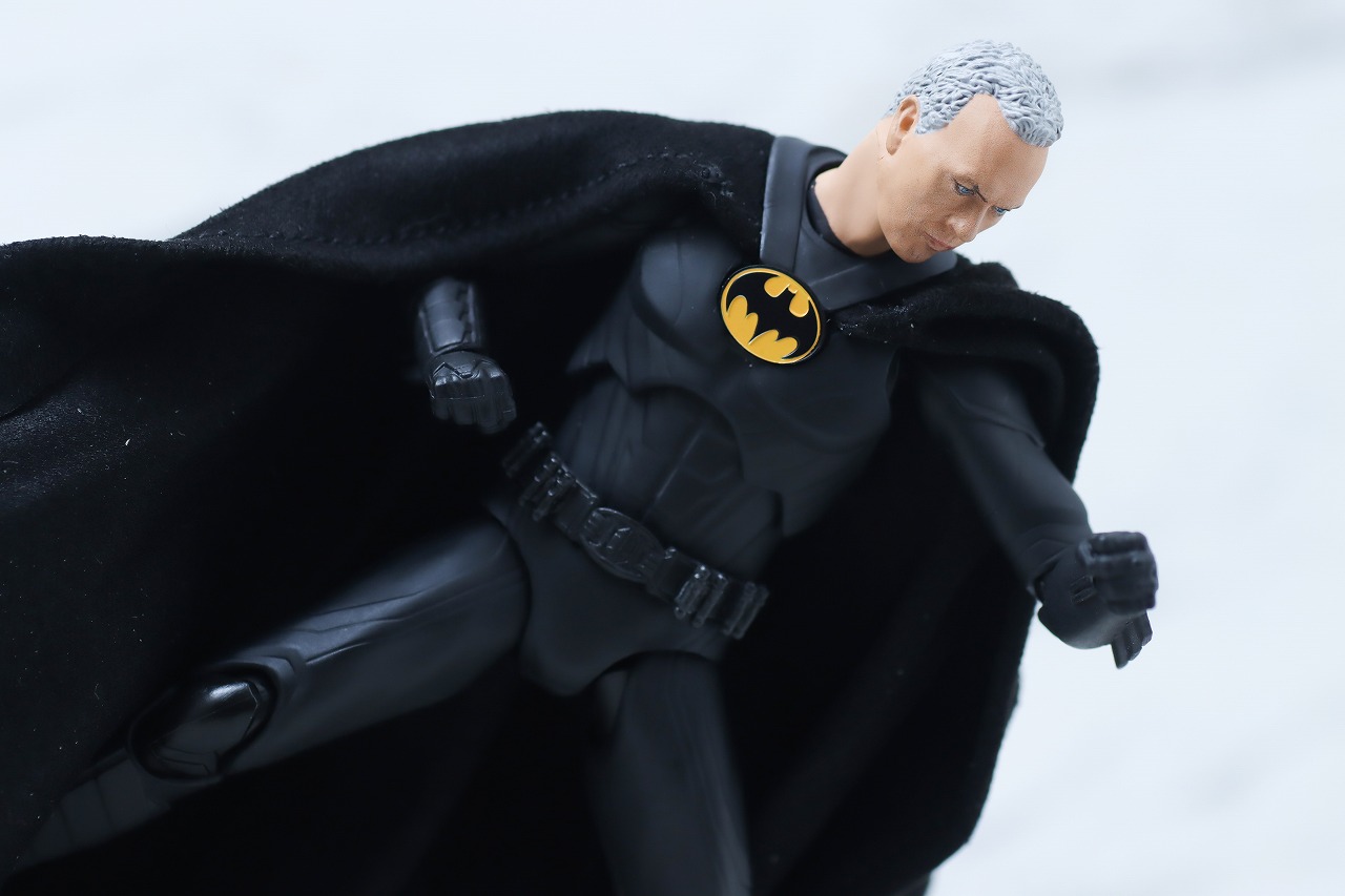 S.H.フィギュアーツ　バットマン　マイケル・キートン　ザ・フラッシュ　レビュー　アクション