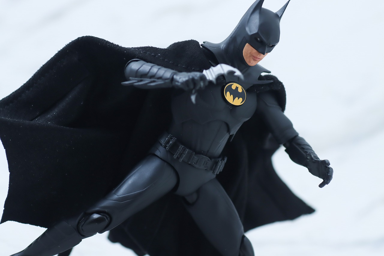 S.H.フィギュアーツ　バットマン　マイケル・キートン　ザ・フラッシュ　レビュー　アクション