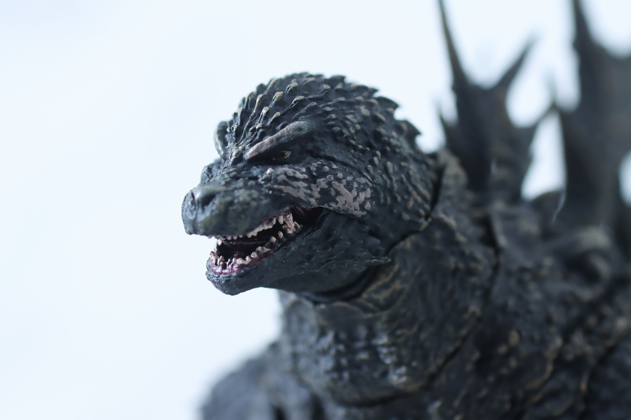 S.H.モンスターアーツ　ゴジラ（2023）／ゴジラ ー1.0　レビュー　本体