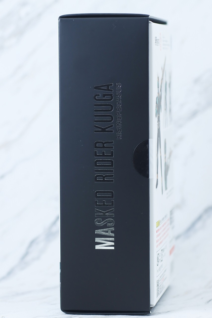 S.H.フィギュアーツ 仮面ライダークウガ ライジングペガサス 真骨彫製法 レビュー パッケージ