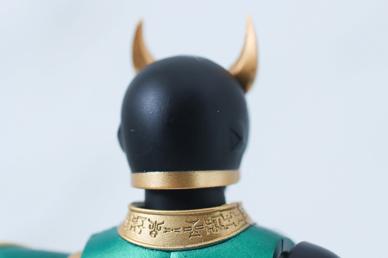 S.H.フィギュアーツ　仮面ライダークウガ ライジングペガサス　真骨彫製法　レビュー　本体