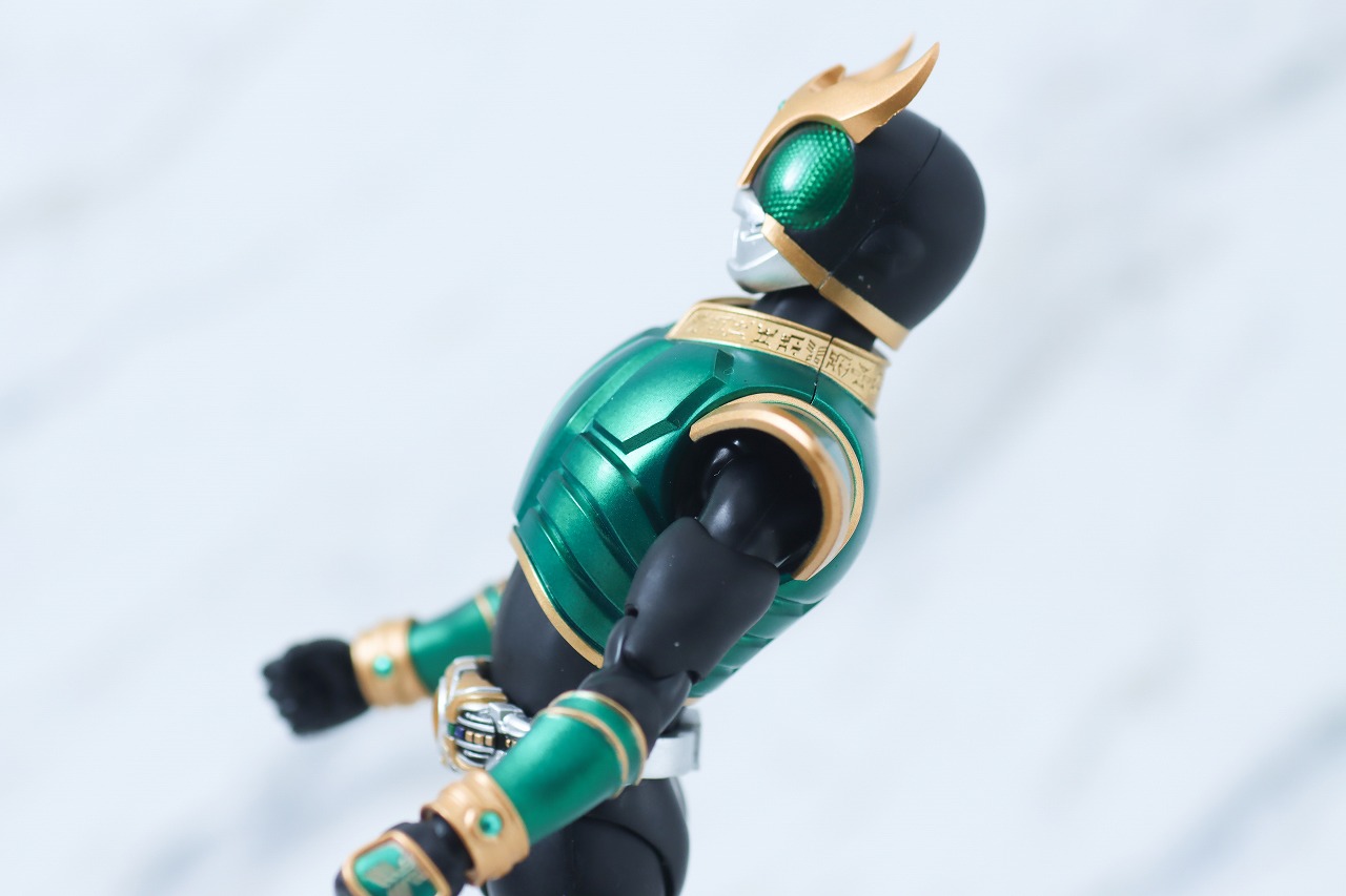 S.H.フィギュアーツ 仮面ライダークウガ ライジングペガサス 真骨彫製法 レビュー 可動範囲