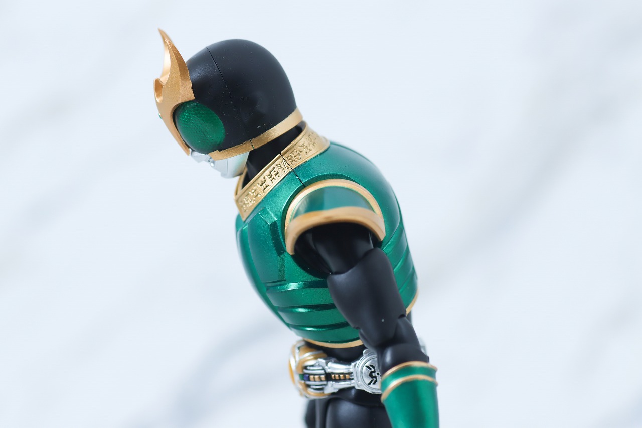 S.H.フィギュアーツ 仮面ライダークウガ ライジングペガサス 真骨彫製法 レビュー 可動範囲