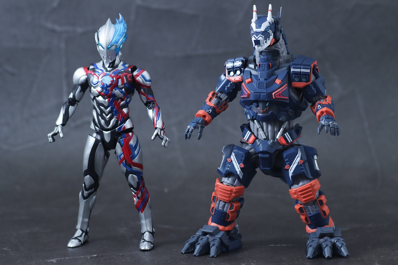 S.H.フィギュアーツ　アースガロン　レビュー　本体　ウルトラマンブレーザー　比較