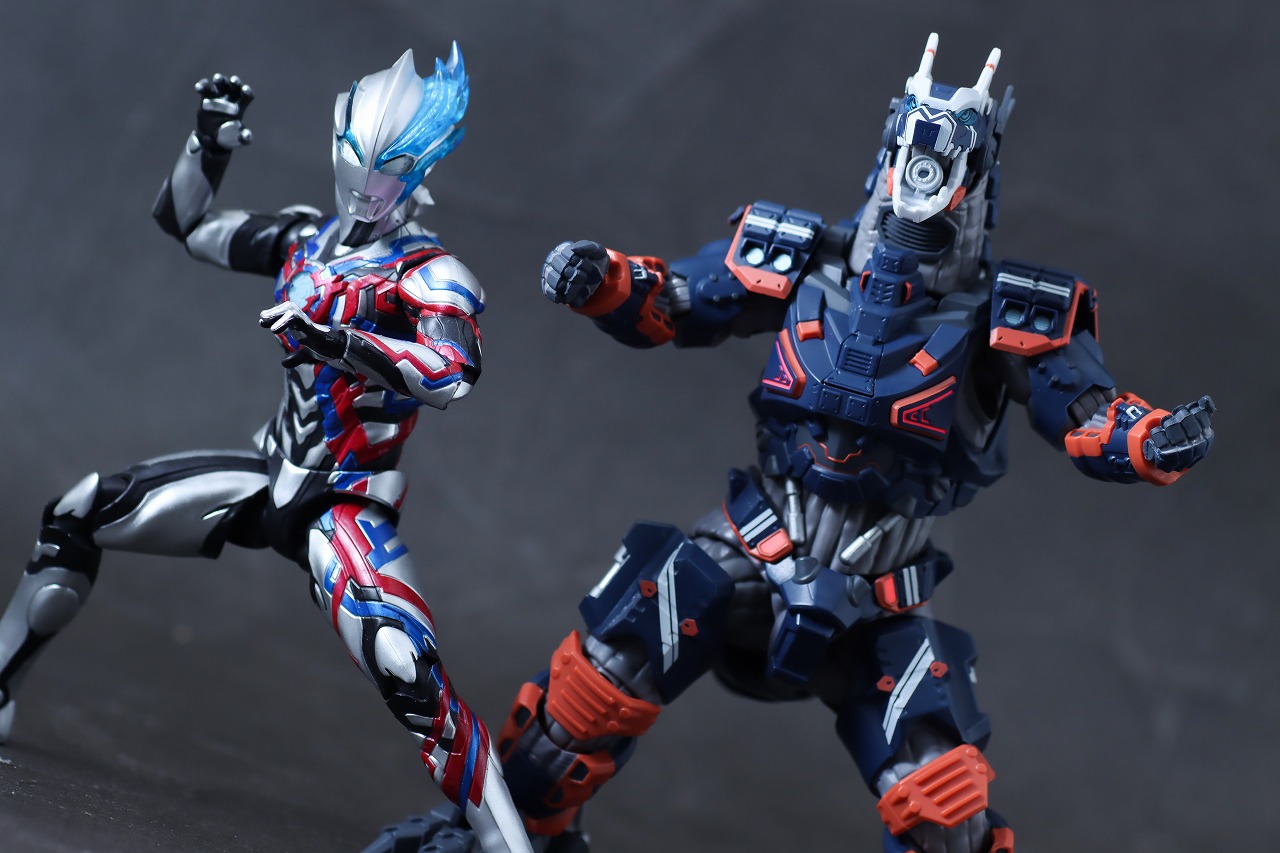 S.H.フィギュアーツ　アースガロン　レビュー　アクション　ウルトラマンブレーザー