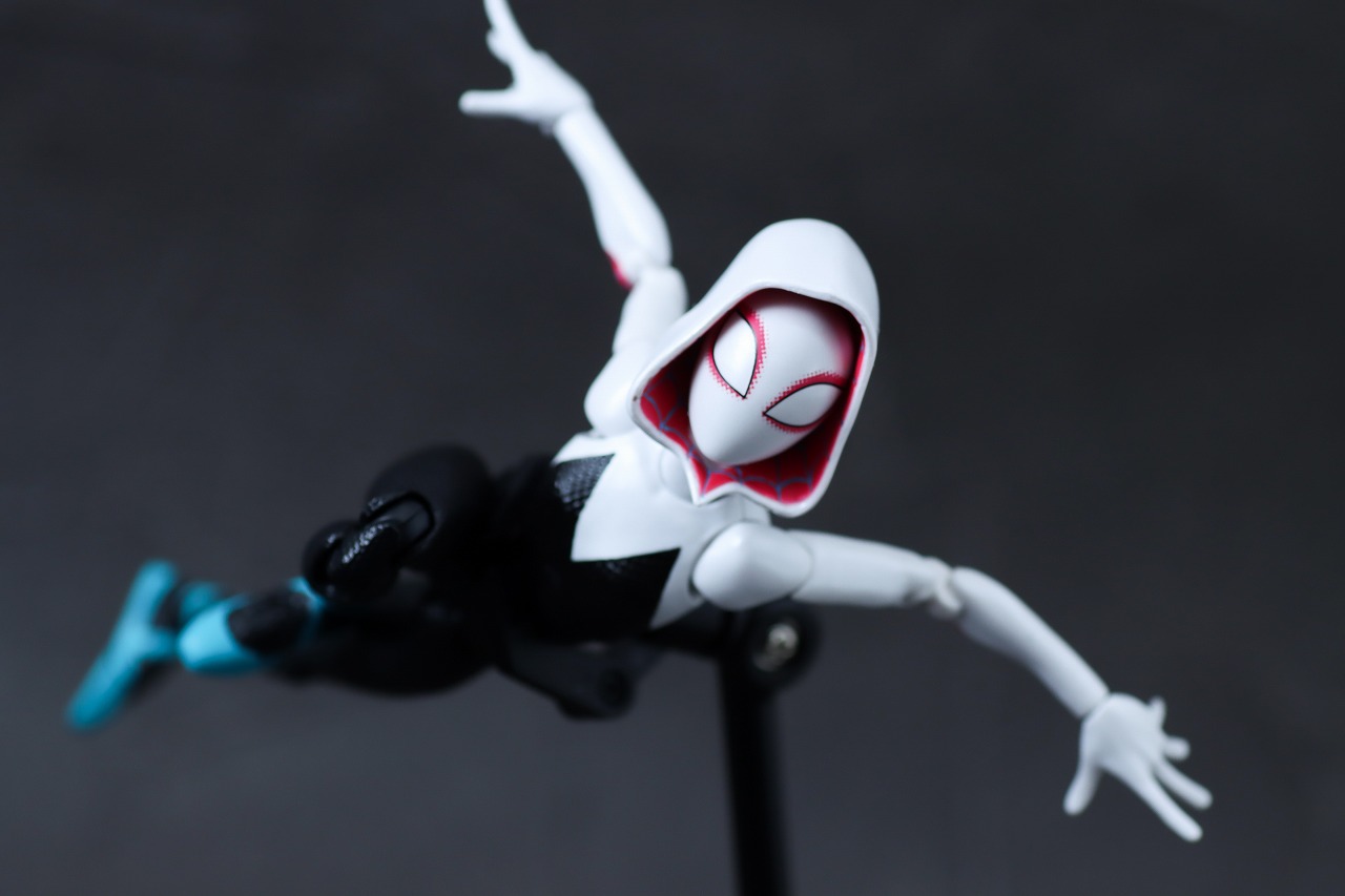 千値練 SVアクション　スパイダー・グウェン　レビュー　アクション