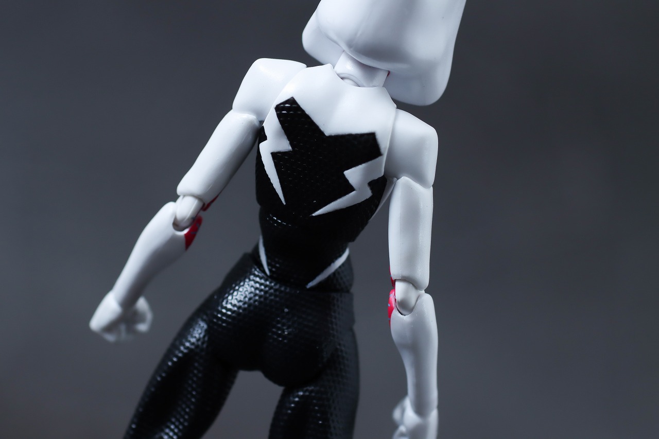 千値練 SVアクション　スパイダー・グウェン　レビュー　本体