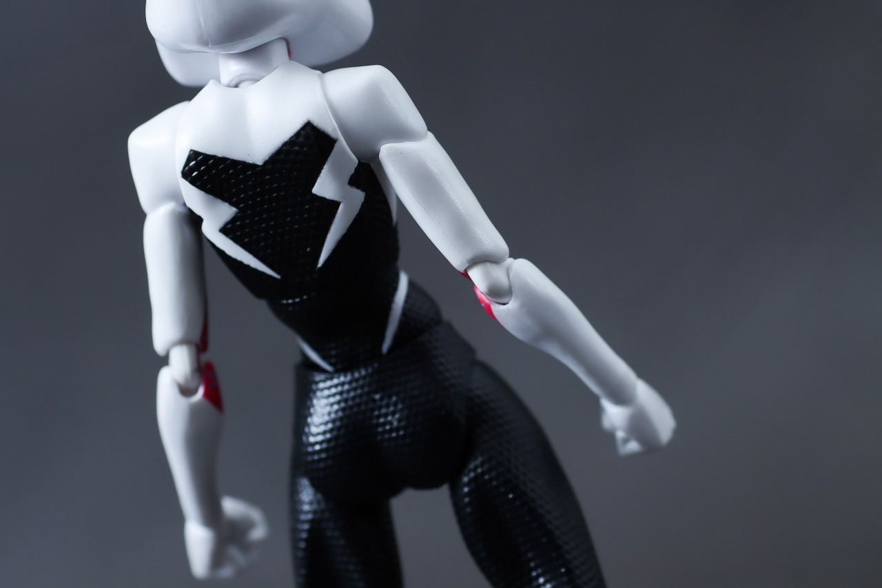 千値練 SVアクション　スパイダー・グウェン　レビュー　本体