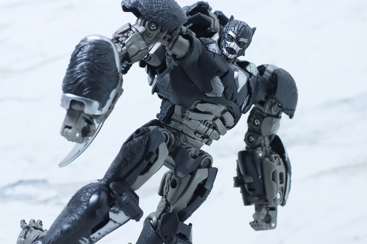 スタジオシリーズ　オプティマスプライマル（コンボイ／ビースト覚醒）　レビュー