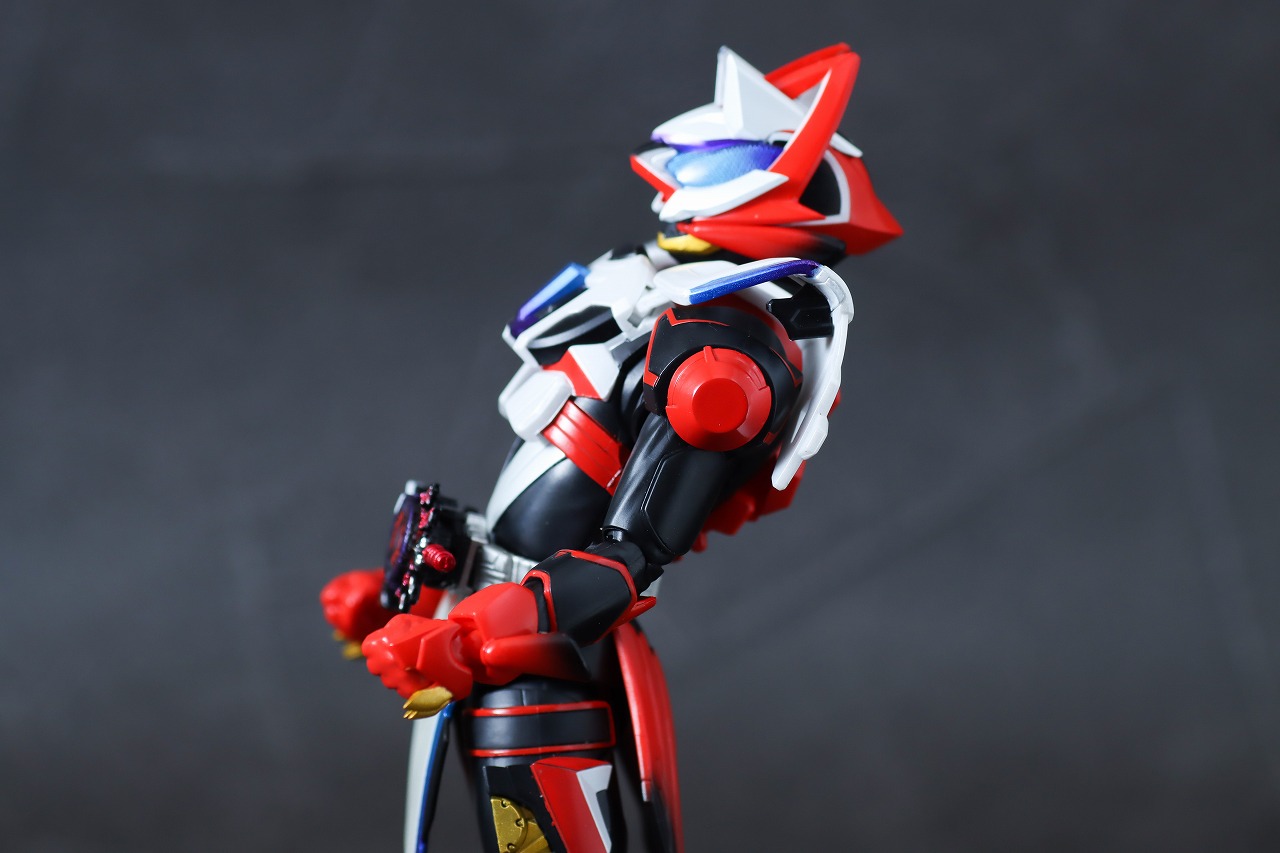 S.H.フィギュアーツ 仮面ライダーギーツ レーザーブーストフォーム/ブーストフォーム マークⅡ レビュー 可動範囲