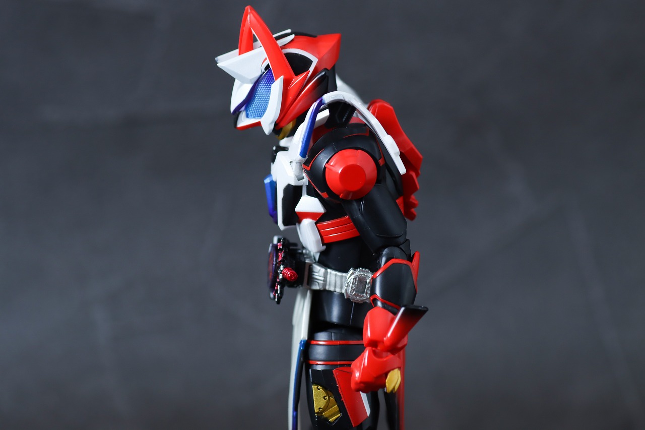 S.H.フィギュアーツ 仮面ライダーギーツ レーザーブーストフォーム/ブーストフォーム マークⅡ レビュー 可動範囲