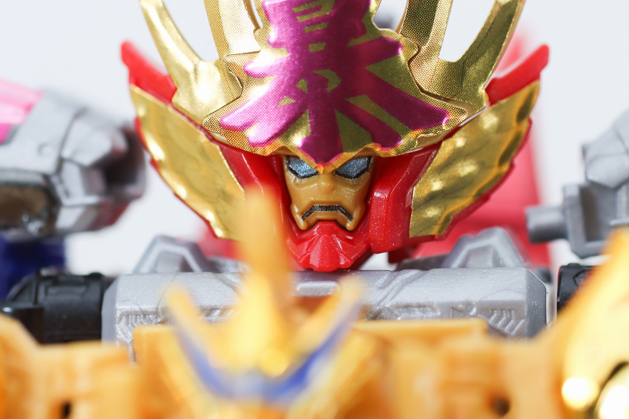 ミニプラ　トラドラオニタイジン極 お祭りメタリックVer.　レビュー　ゴールドンオニタイジン　本体