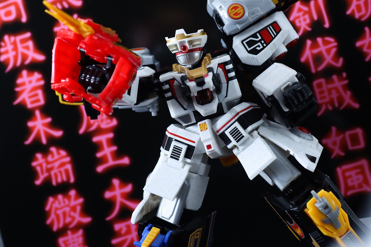 SMP　ダイムゲン　レビュー　超気伝武人　アクション　背景紙　ウォンタイガー