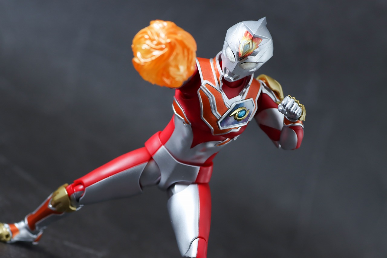 S.H.フィギュアーツ　ウルトラマンデッカー　ストロングタイプ　レビュー　アクション