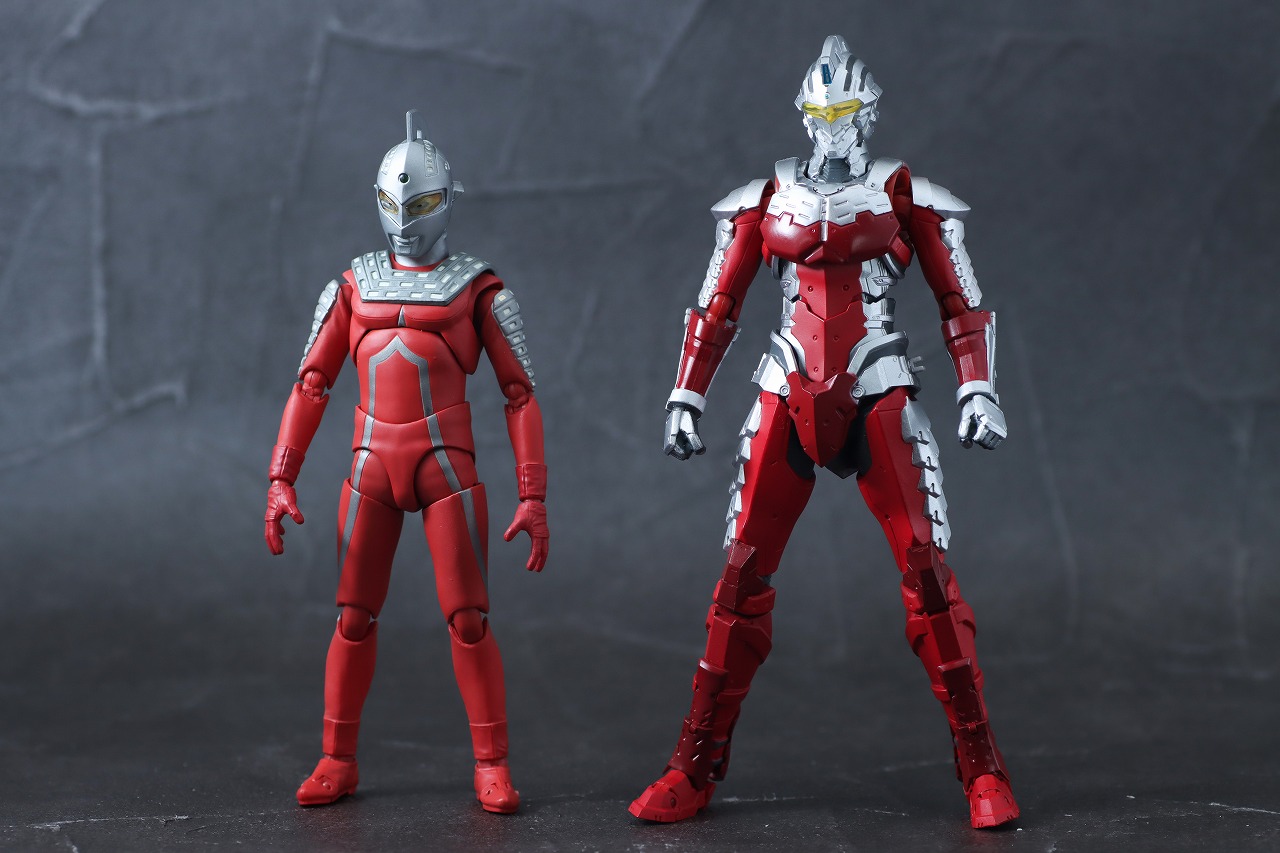 S.H.Figuarts　ULTRAMAN SUIT Ver7 the Animation　レビュー　本体　ウルトラセブン　比較