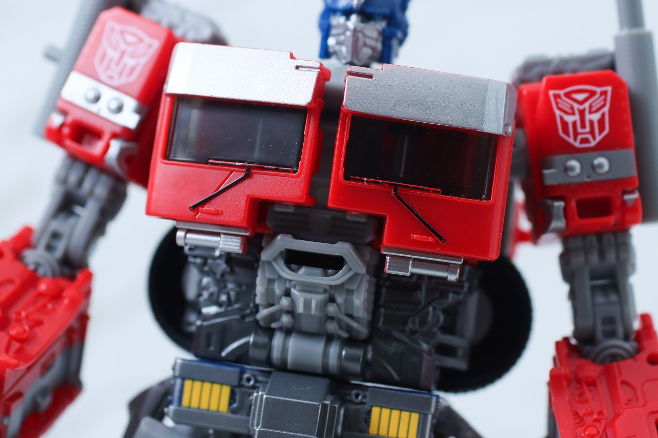 スタジオシリーズ　オプティマス・プライム（トランスフォーマー／ビースト覚醒）　レビュー　本体