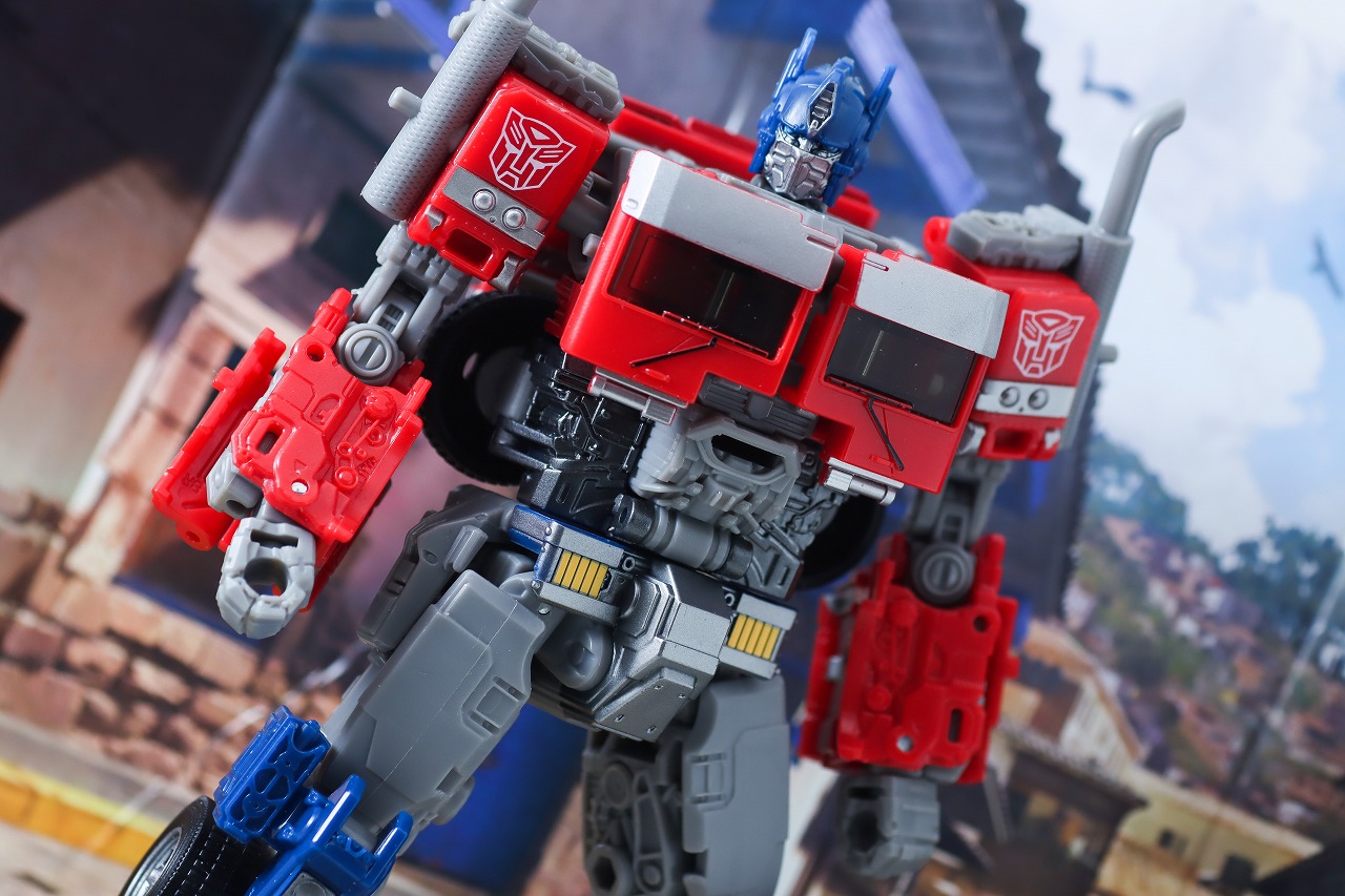 スタジオシリーズ　オプティマス・プライム（コンボイ／ビースト覚醒）　レビュー