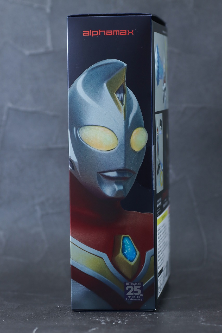 alphamax　ウルトラマンダイナ フラッシュタイプ　レビュー　パッケージ