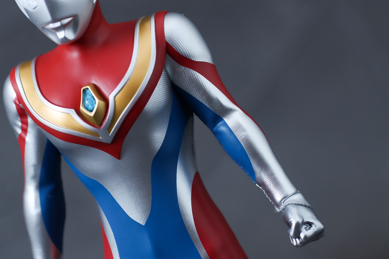 alphamax　ウルトラマンダイナ フラッシュタイプ　レビュー　本体