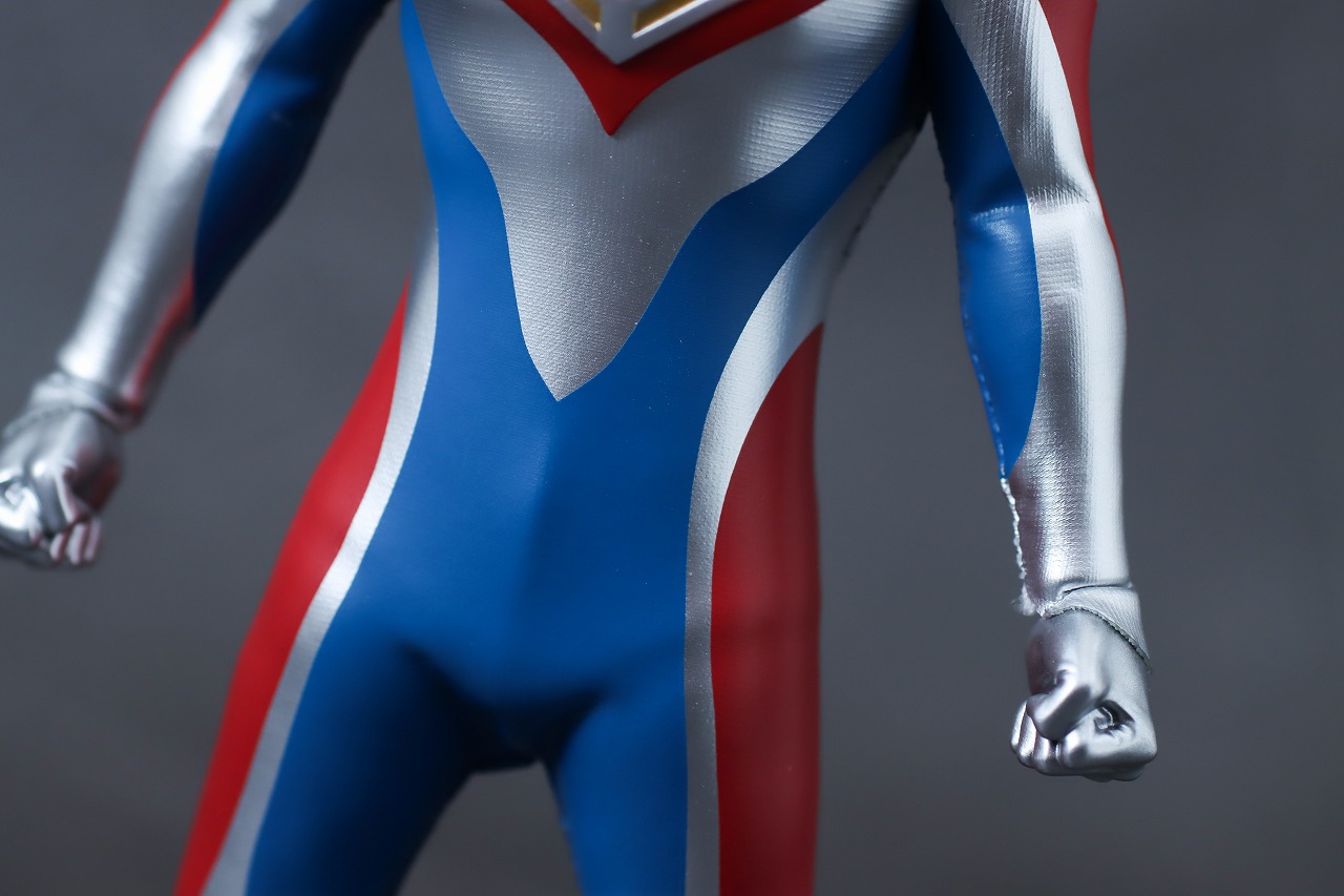 alphamax　ウルトラマンダイナ フラッシュタイプ　レビュー　本体