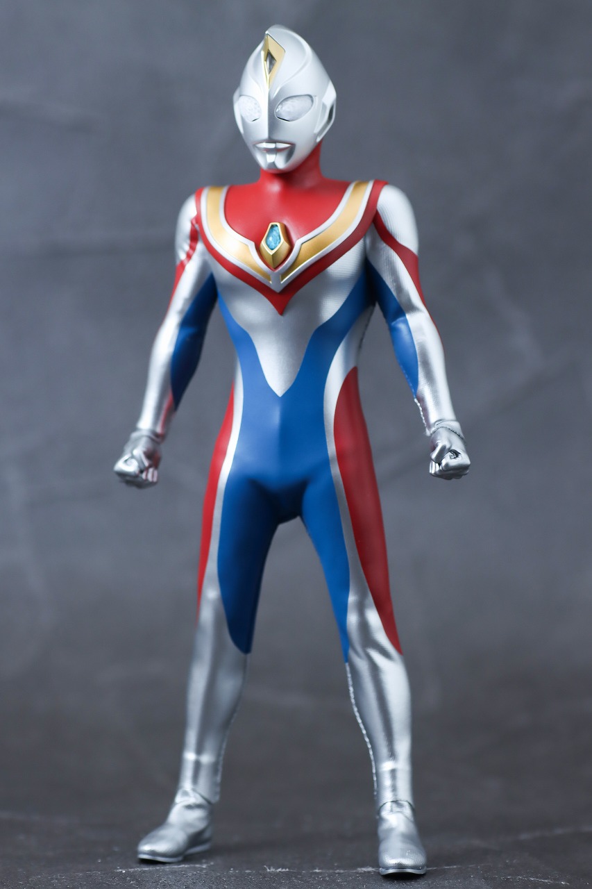 alphamax　ウルトラマンダイナ フラッシュタイプ　レビュー　本体