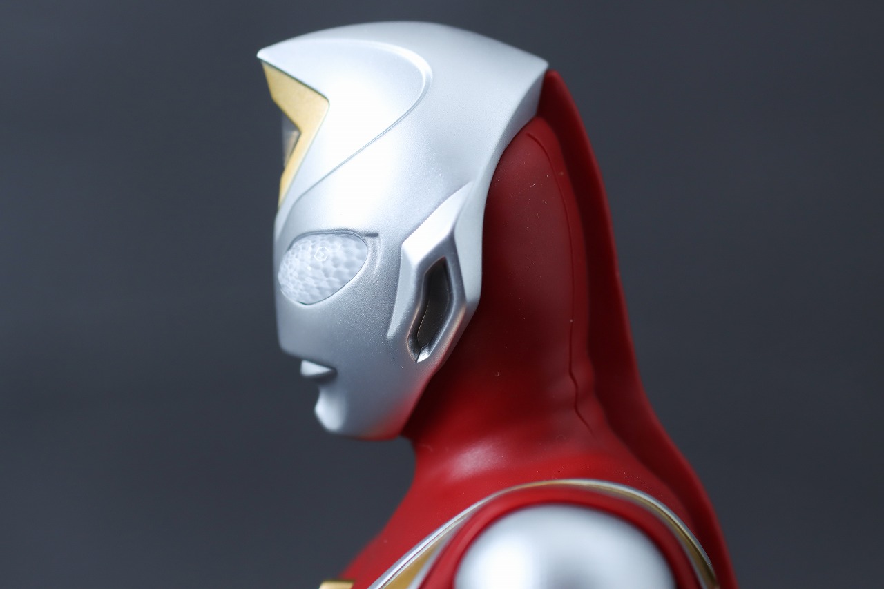 alphamax　ウルトラマンダイナ フラッシュタイプ　レビュー　本体