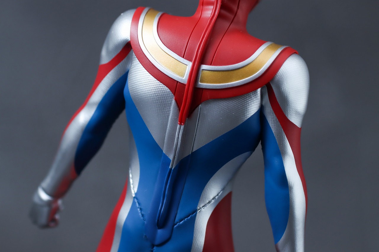 alphamax　ウルトラマンダイナ フラッシュタイプ　レビュー　本体