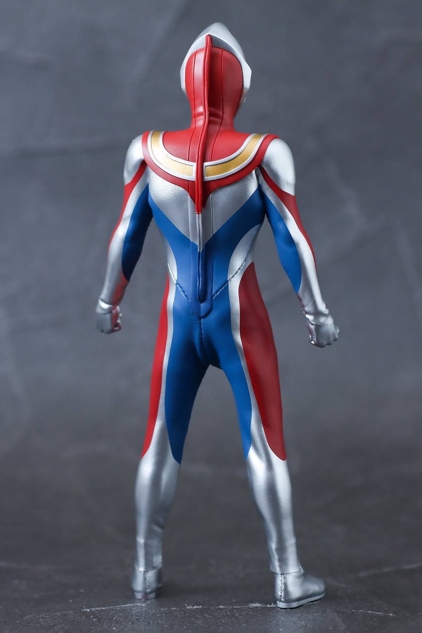 alphamax　ウルトラマンダイナ フラッシュタイプ　レビュー　本体