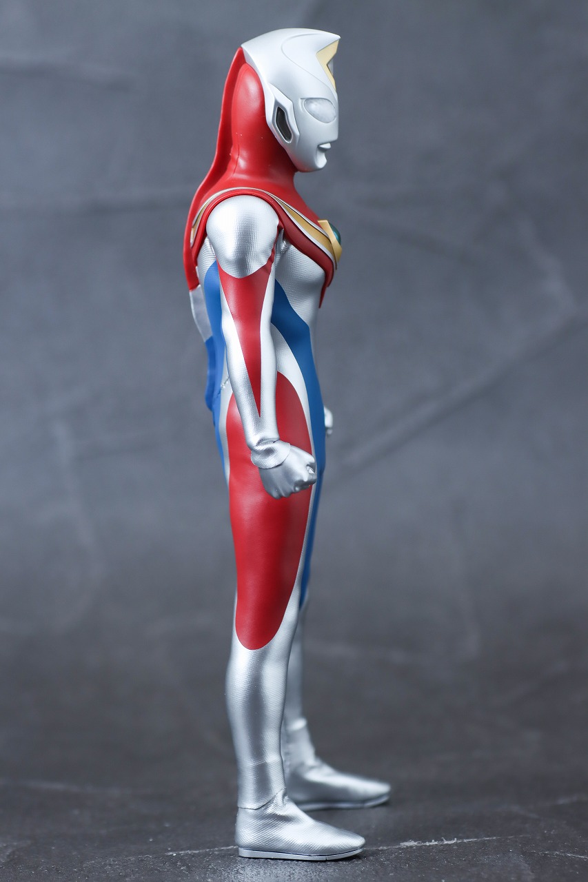 alphamax　ウルトラマンダイナ フラッシュタイプ　レビュー　本体