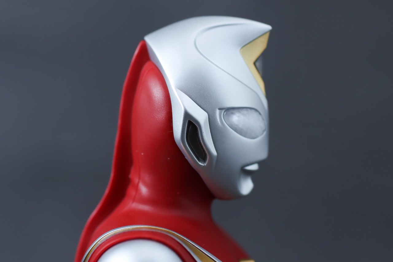 alphamax　ウルトラマンダイナ フラッシュタイプ　レビュー　本体